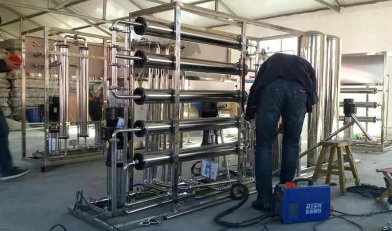 長(zhǎng)春純凈水設(shè)備長(zhǎng)春反滲透純凈水設(shè)備工業(yè)反滲透純凈水設(shè)備匯河廠(chǎng)家 電話(huà)咨詢(xún)可上門(mén)勘察現(xiàn)場(chǎng)量身定制