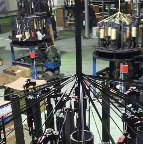 黑四氟盤根生產(chǎn)照片