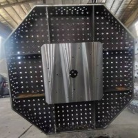 Octagonal welding station